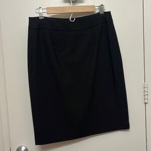 Calvin Klein women’s suiting skirt in black